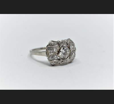 Art Deco, pierścionek białe złoto / diamenty Wiedeń lata 20. XX w.