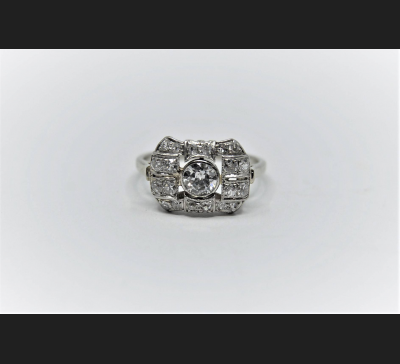 Art Deco, pierścionek białe złoto / diamenty Wiedeń lata 20. XX w.