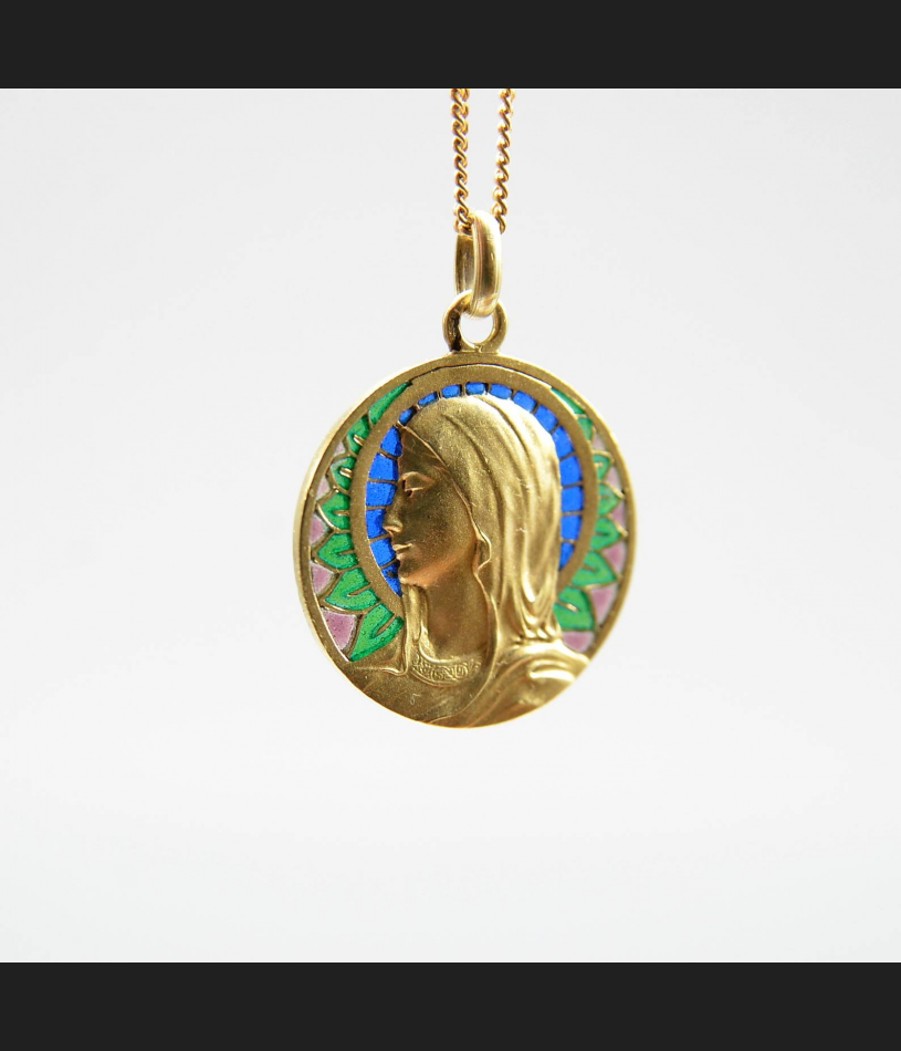 Medalion / Madonna, złoto 750 / emalia witrażowa, pocz. XX w.